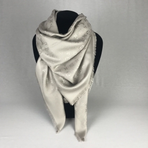 Louis Vuitton Monogram Shawl Greige - La Garderobe | Second hand