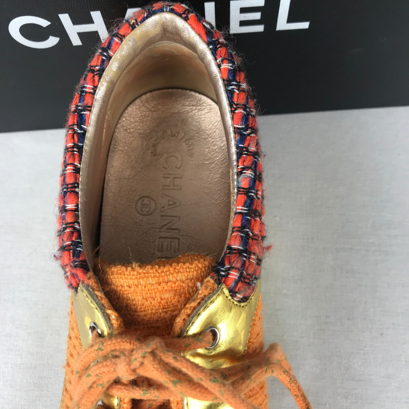 Chanel Sneakers Oranje 37 - La Garderobe | Second hand